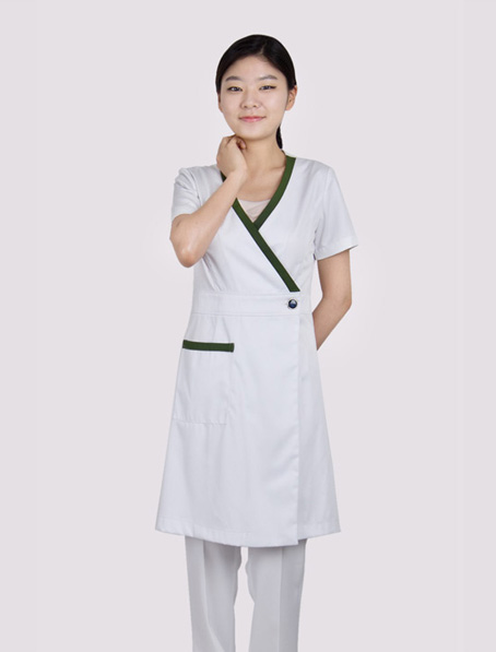 黑龙江定做韩式医院工作服,时尚女医生制服定制