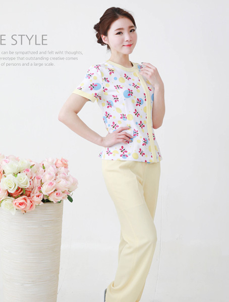 贵阳韩版分体护士服定做,最新印花护士服定制印染厂家